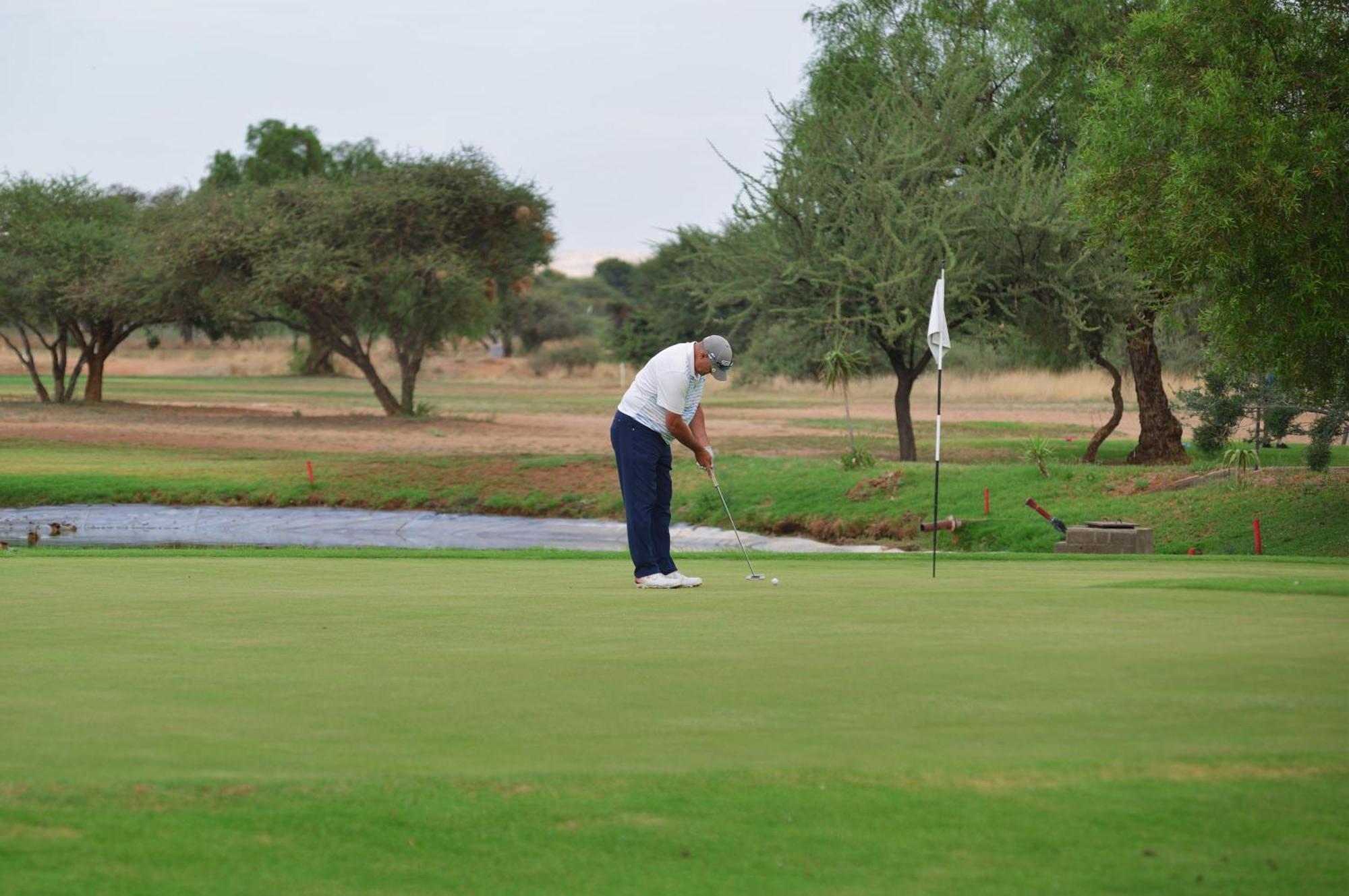 Windhoek Country Club Resort Exterior foto