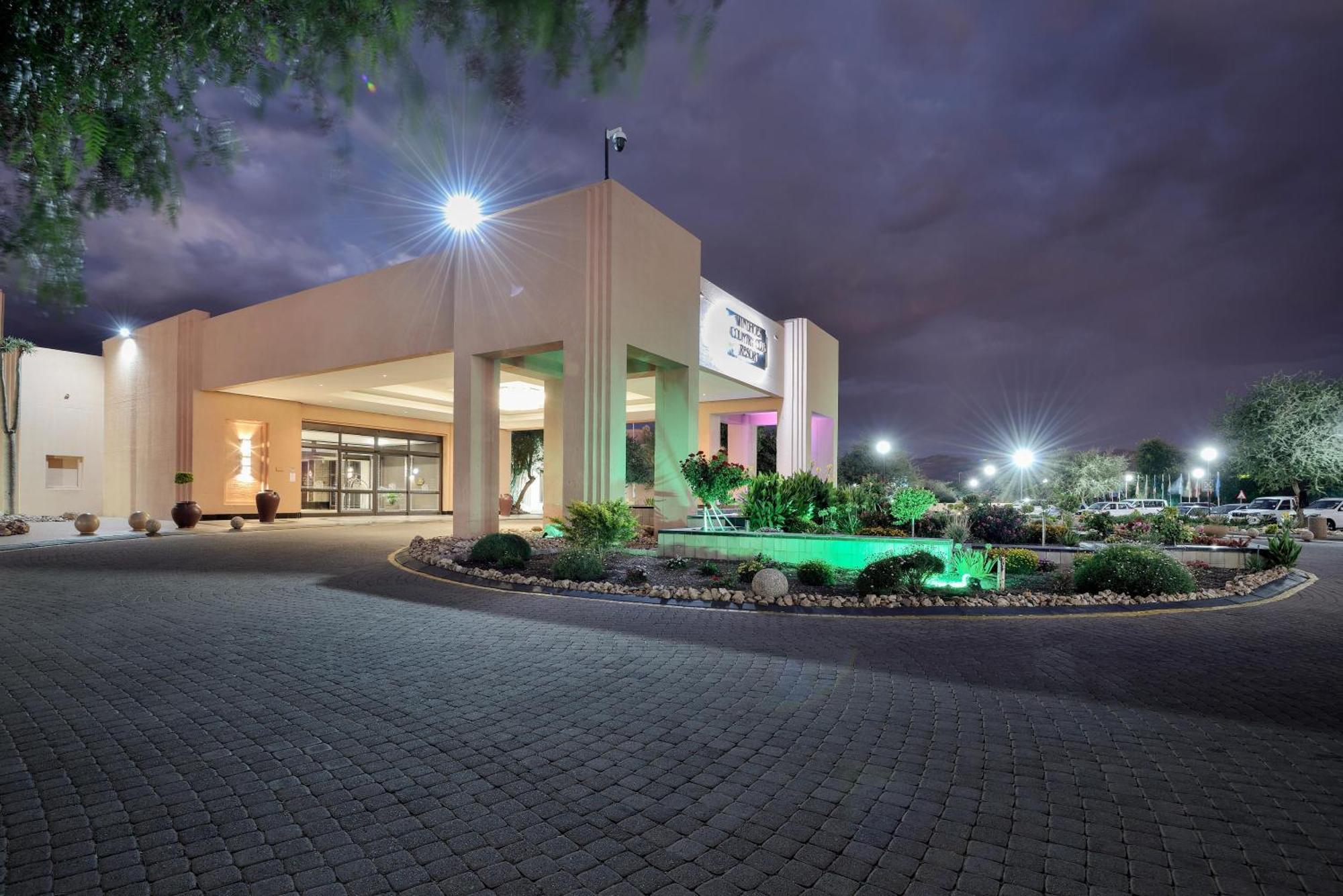 Windhoek Country Club Resort Exterior foto