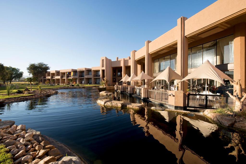 Windhoek Country Club Resort Exterior foto